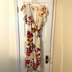 Boutique floral white wrap dress size S (lovestitch)